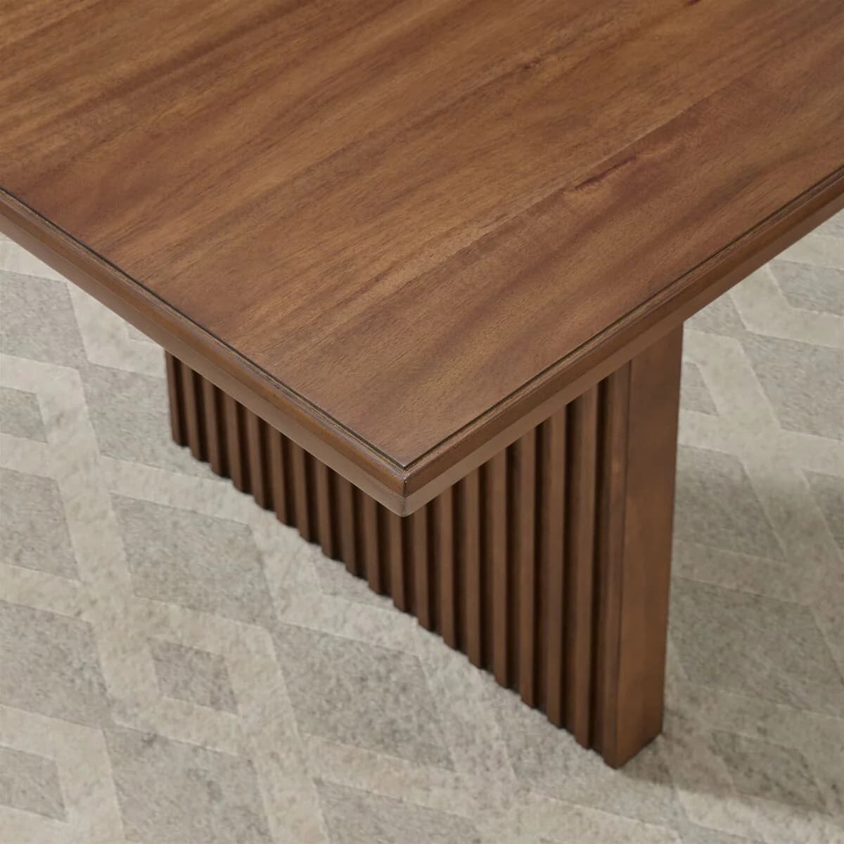 Thomasville Whidbey 7-Piece Dining Set image 7
