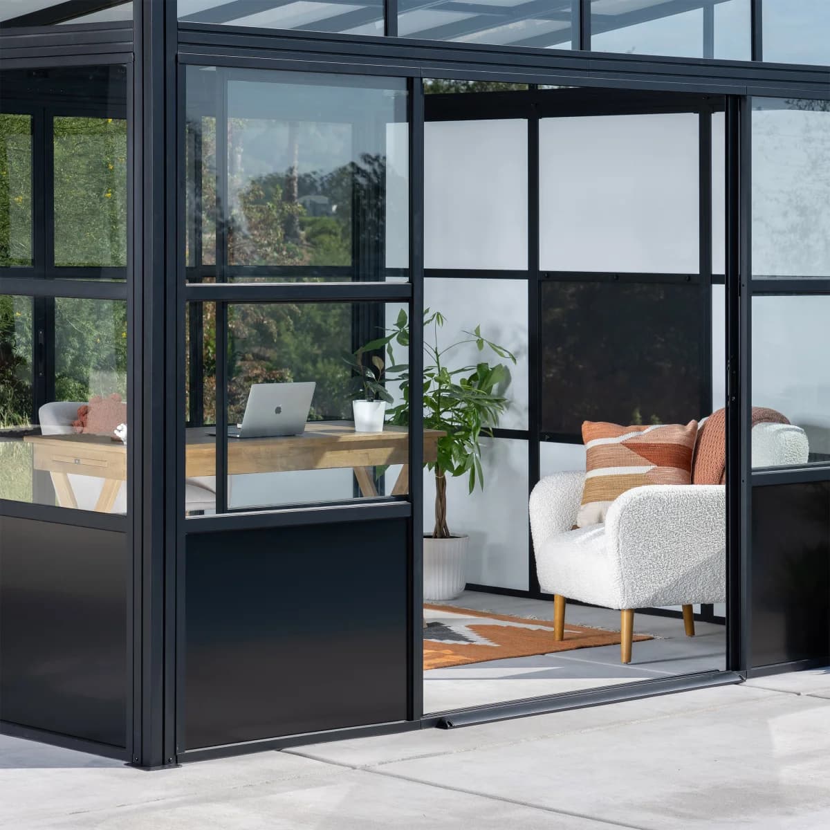 SunVilla Milton 10' x 12' Outdoor Suite image 4