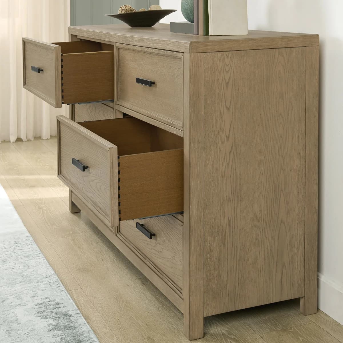 Oaklynn 6-drawer Dresser image 3