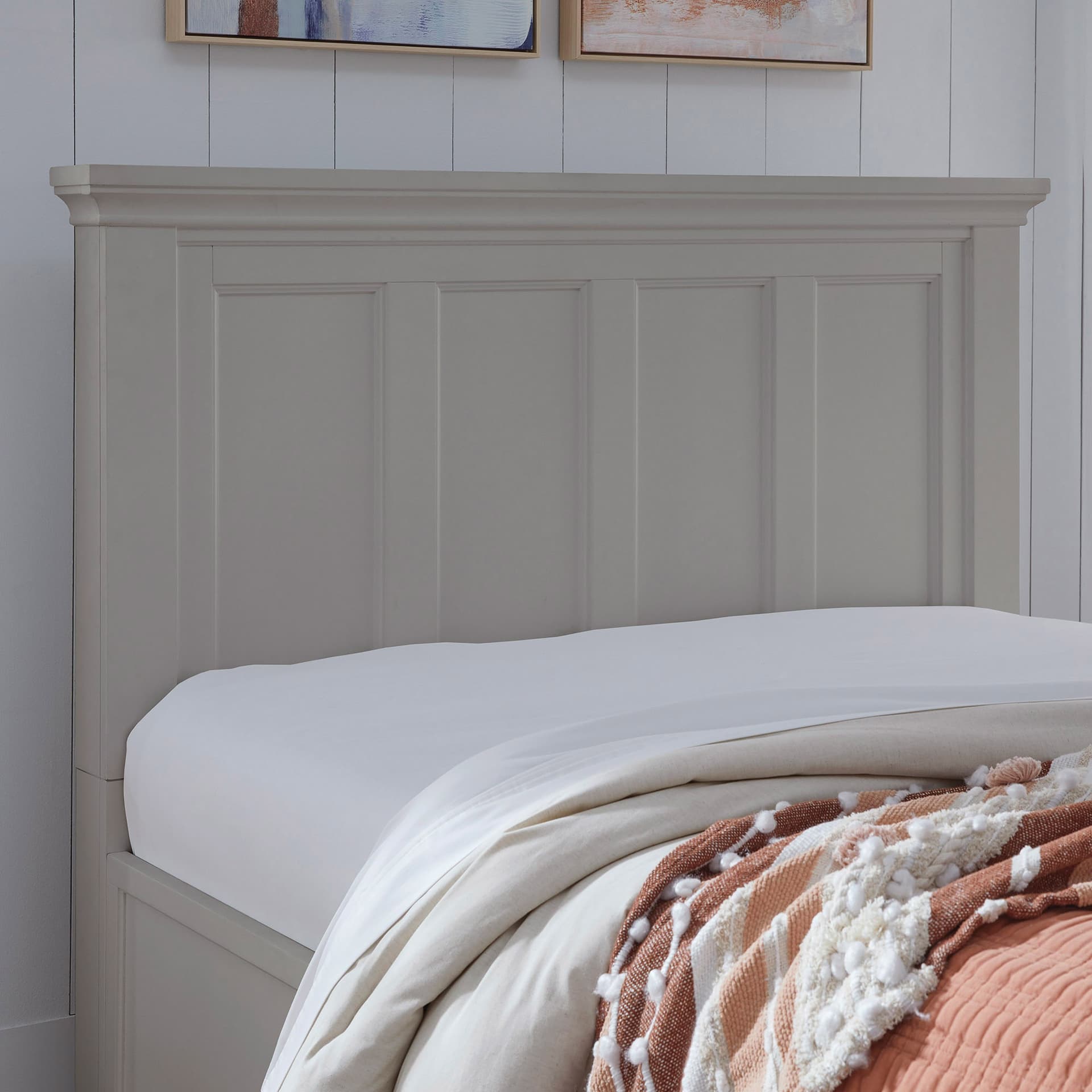 Hughes Storage Bed, Queen image 5
