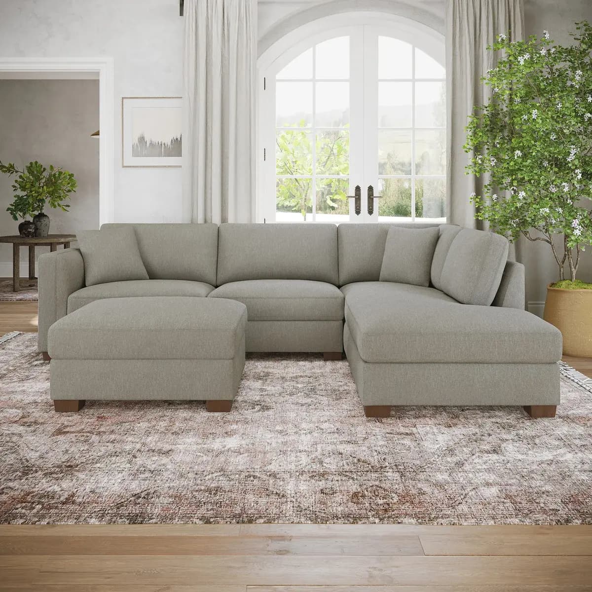 Thomasville Walsen Sectional with Storage Ottoman image 5