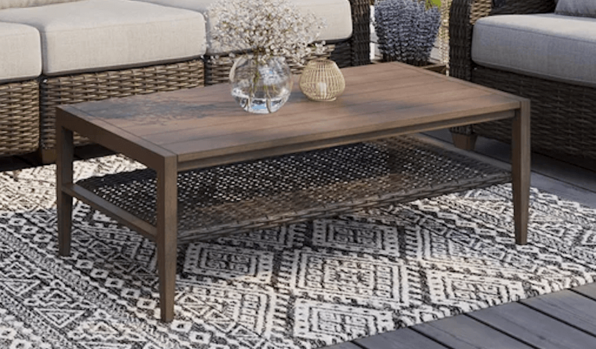 Thomasville Barston 4-piece Outdoor Seating with Kick-out Foot Rests