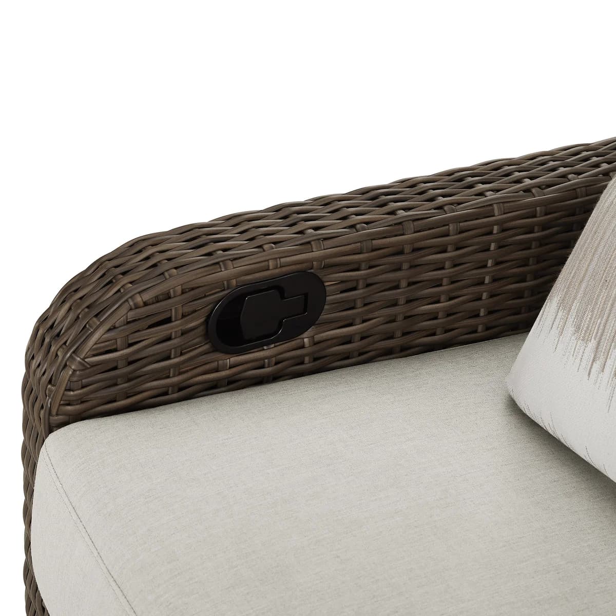 Thomasville Barston 4-piece Outdoor Seating with Kick-out Foot Rests image 10